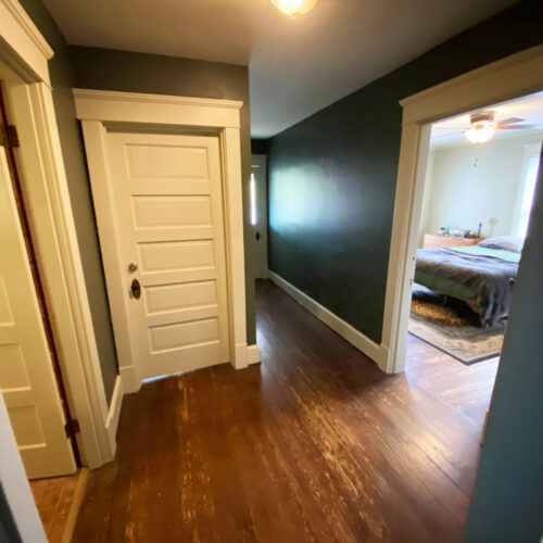 102-N-Lancaster_10_Upstairs-Hallway_Athens_Ohio_45701