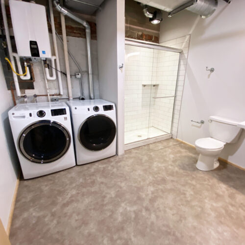 280-E-State-201_photo-07-bathroom-laundry_Athens_Ohio_45701