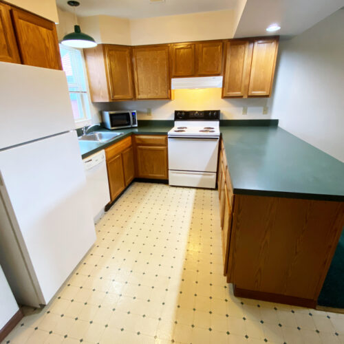 35-Hocking-101_photo-06-Kitchen_Athens_Ohio_45701