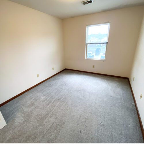35-Hocking-101_photo-07-UP-Bedroom_Athens_Ohio_45701
